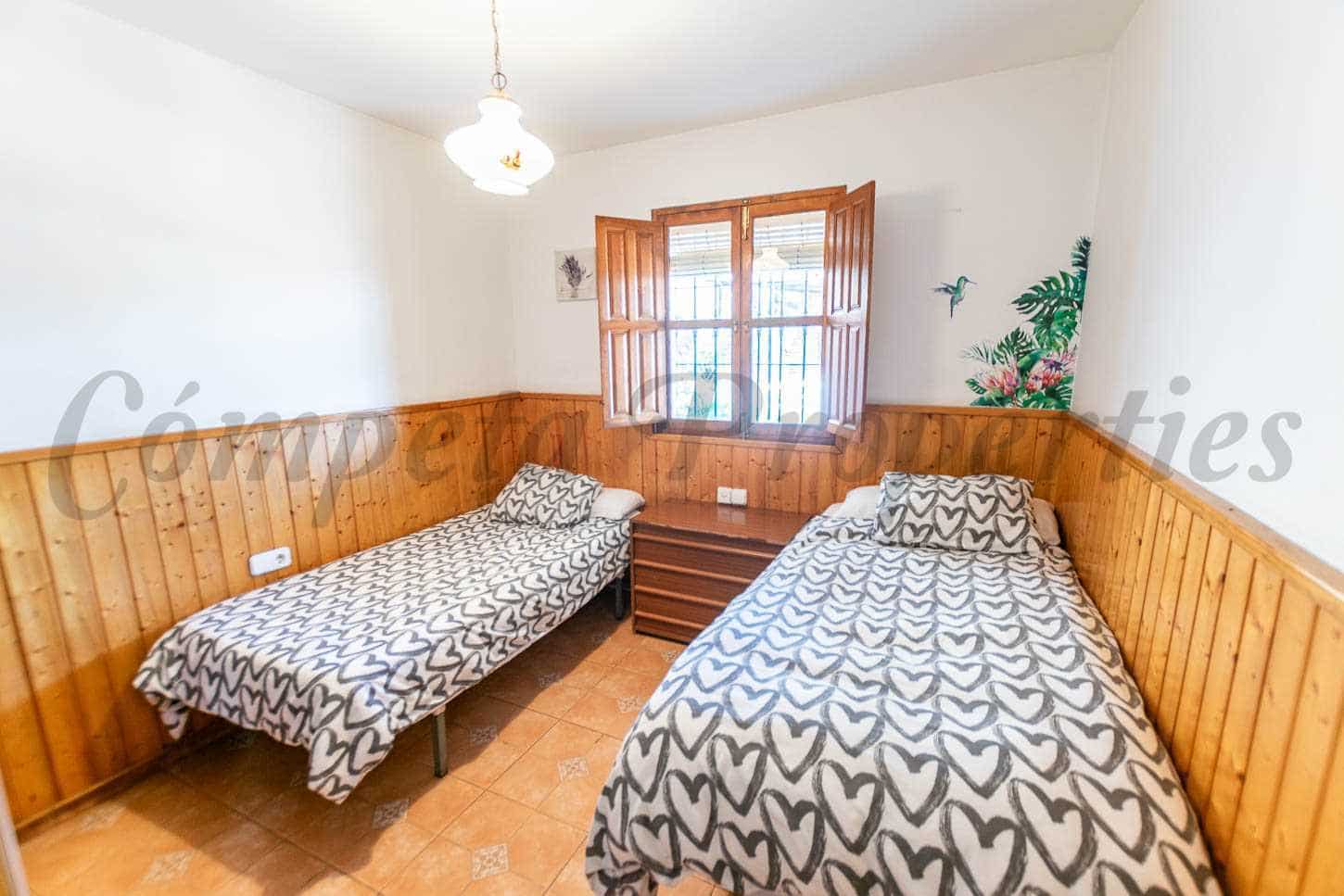 3 sovrum Finca/Hus på landet till salu i Sayalonga med pool garage - 365 000 € (Ref: 8935973)