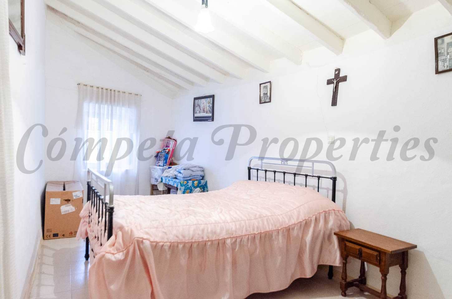 4 soveværelse Byhus til salg i Comares - € 127.500 (Ref: 8937655)