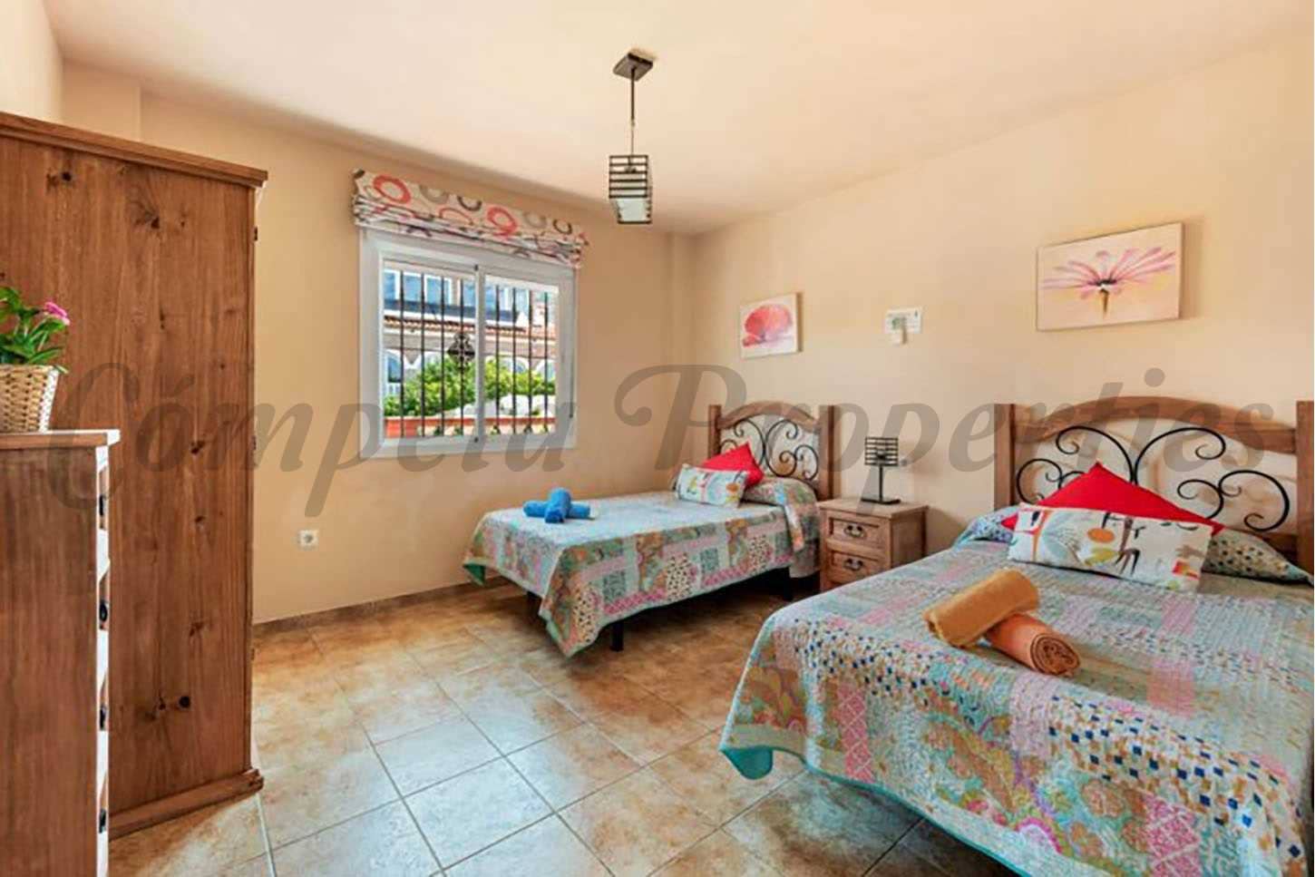 4 sypialnia Finka/Dom wiejski do wynajęcia w Torrox z basenem - 1 600 € (Ref: 8944812)