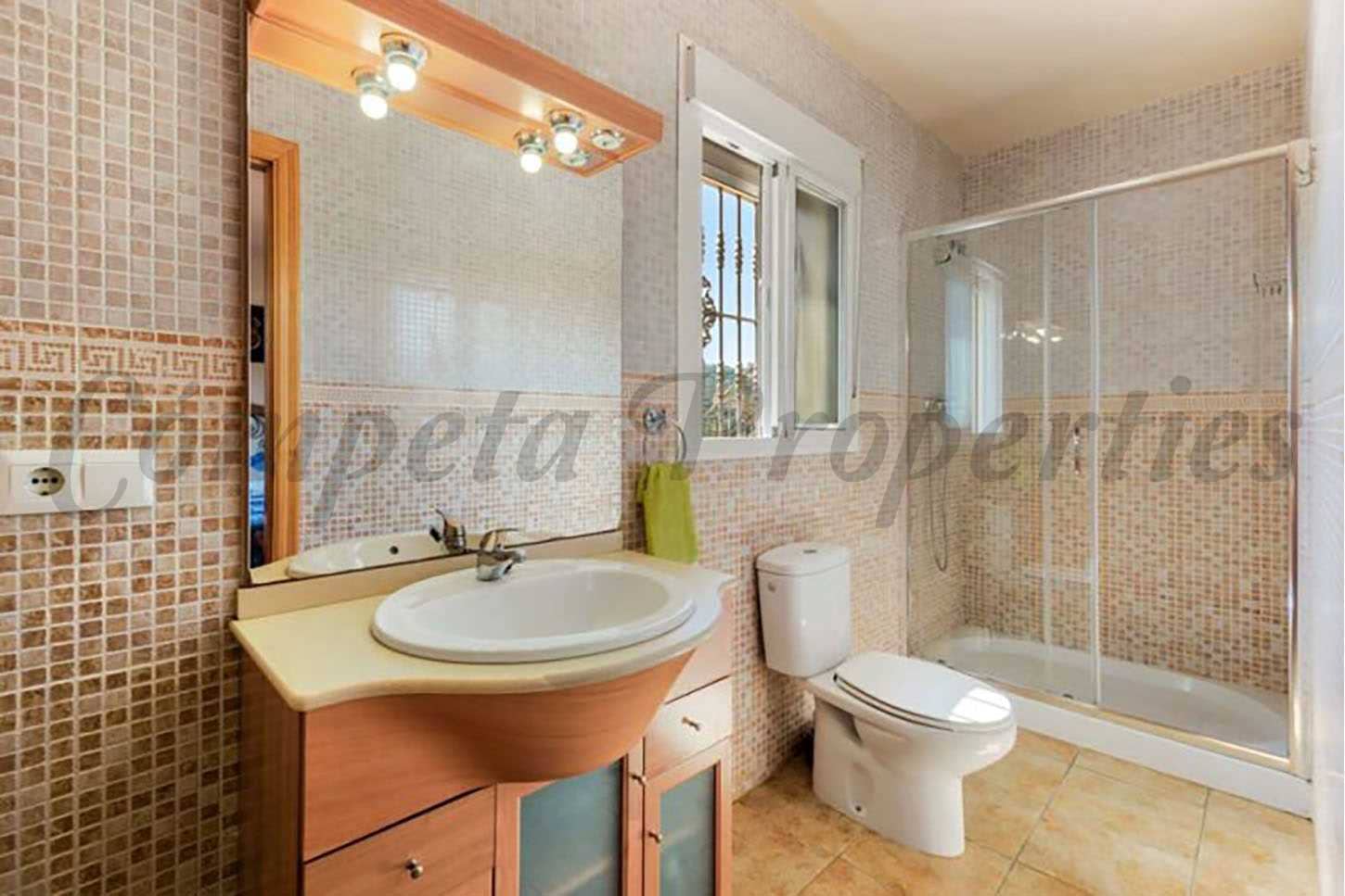 4 sypialnia Finka/Dom wiejski do wynajęcia w Torrox z basenem - 1 600 € (Ref: 8944812)