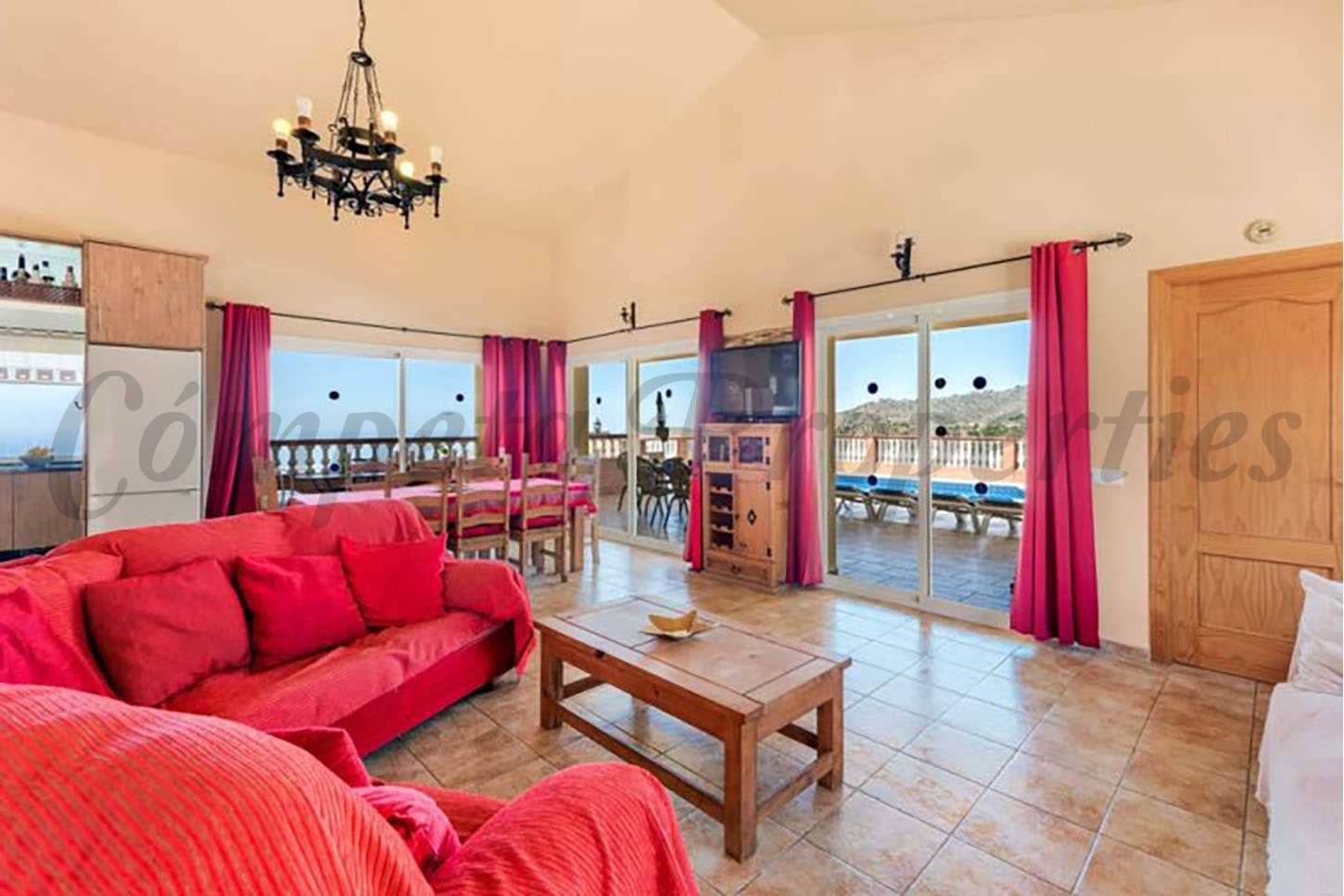 4 sypialnia Finka/Dom wiejski do wynajęcia w Torrox z basenem - 1 600 € (Ref: 8944812)