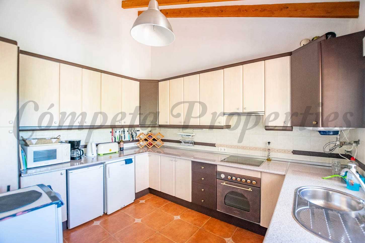 4 soveværelse Villa til salg i Competa med swimmingpool - € 499.000 (Ref: 8970901)