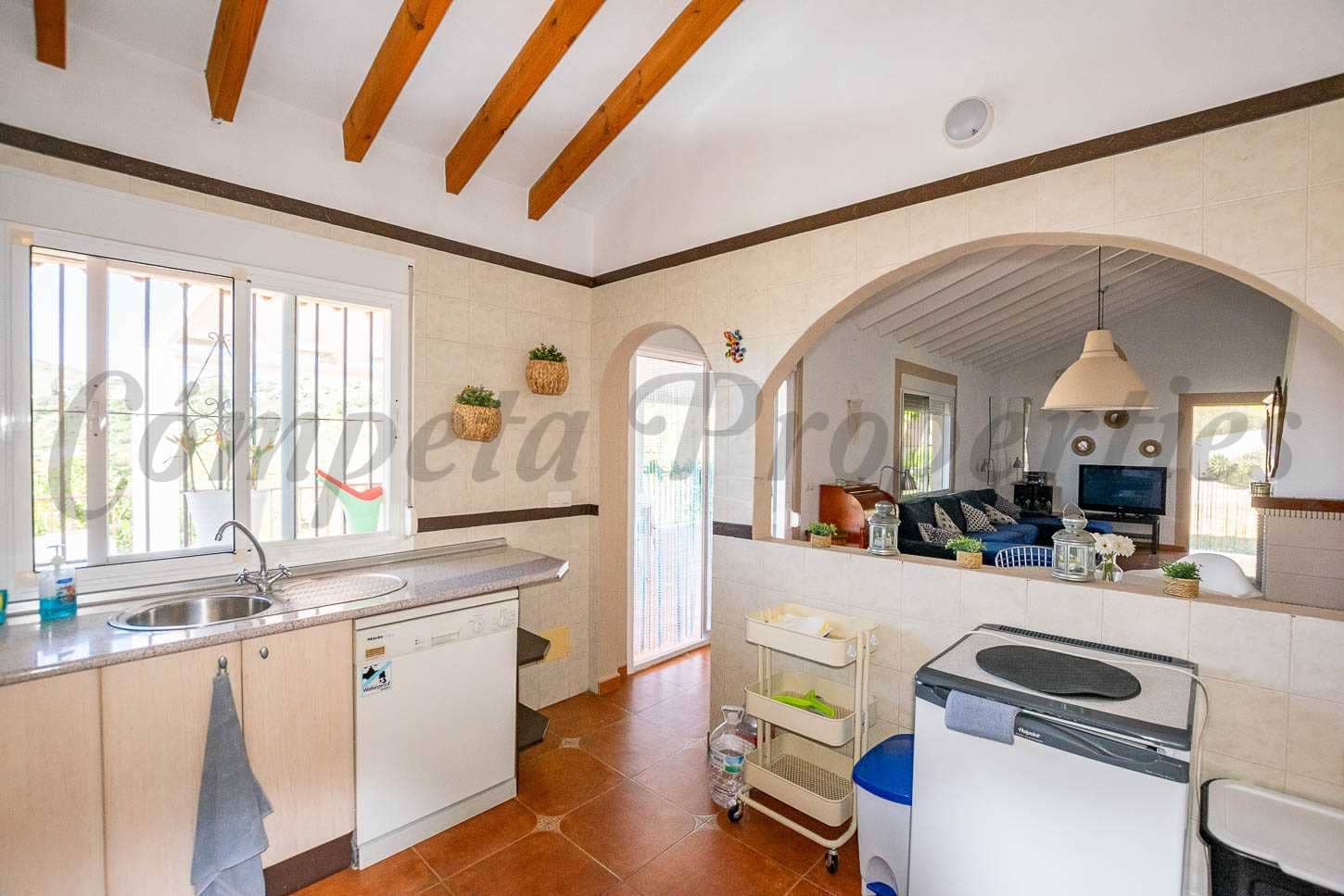 4 soveværelse Villa til salg i Competa med swimmingpool - € 499.000 (Ref: 8970901)