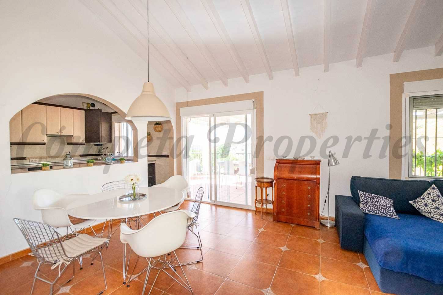 4 soveværelse Villa til salg i Competa med swimmingpool - € 499.000 (Ref: 8970901)