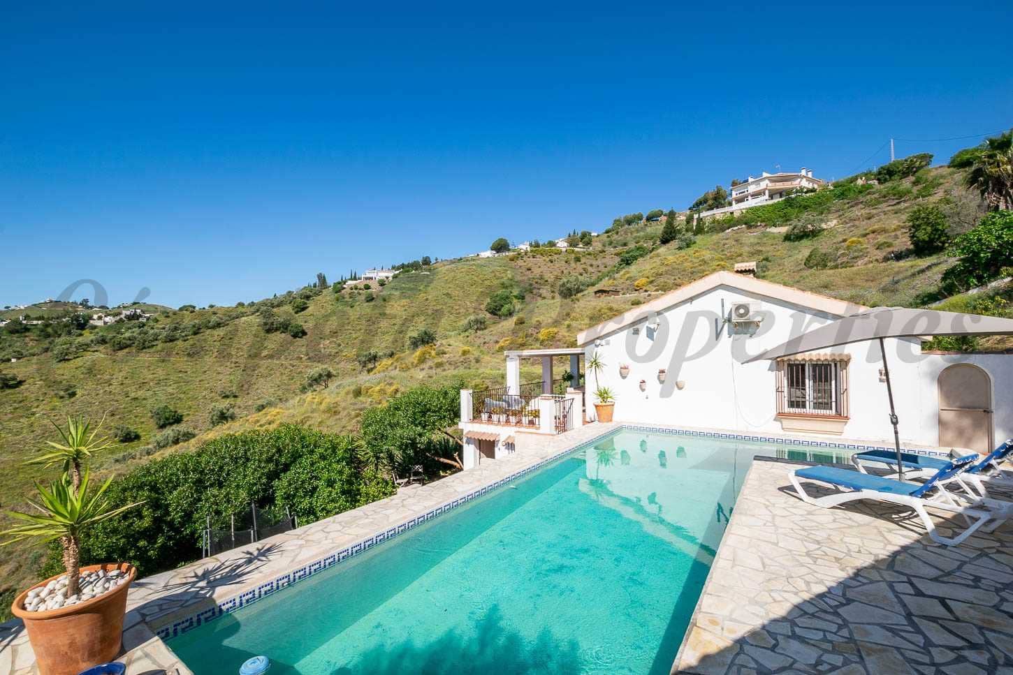 4 soveværelse Villa til salg i Competa med swimmingpool - € 499.000 (Ref: 8970901)