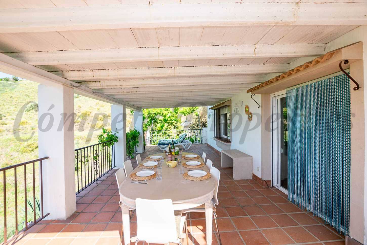 4 soveværelse Villa til salg i Competa med swimmingpool - € 499.000 (Ref: 8970901)