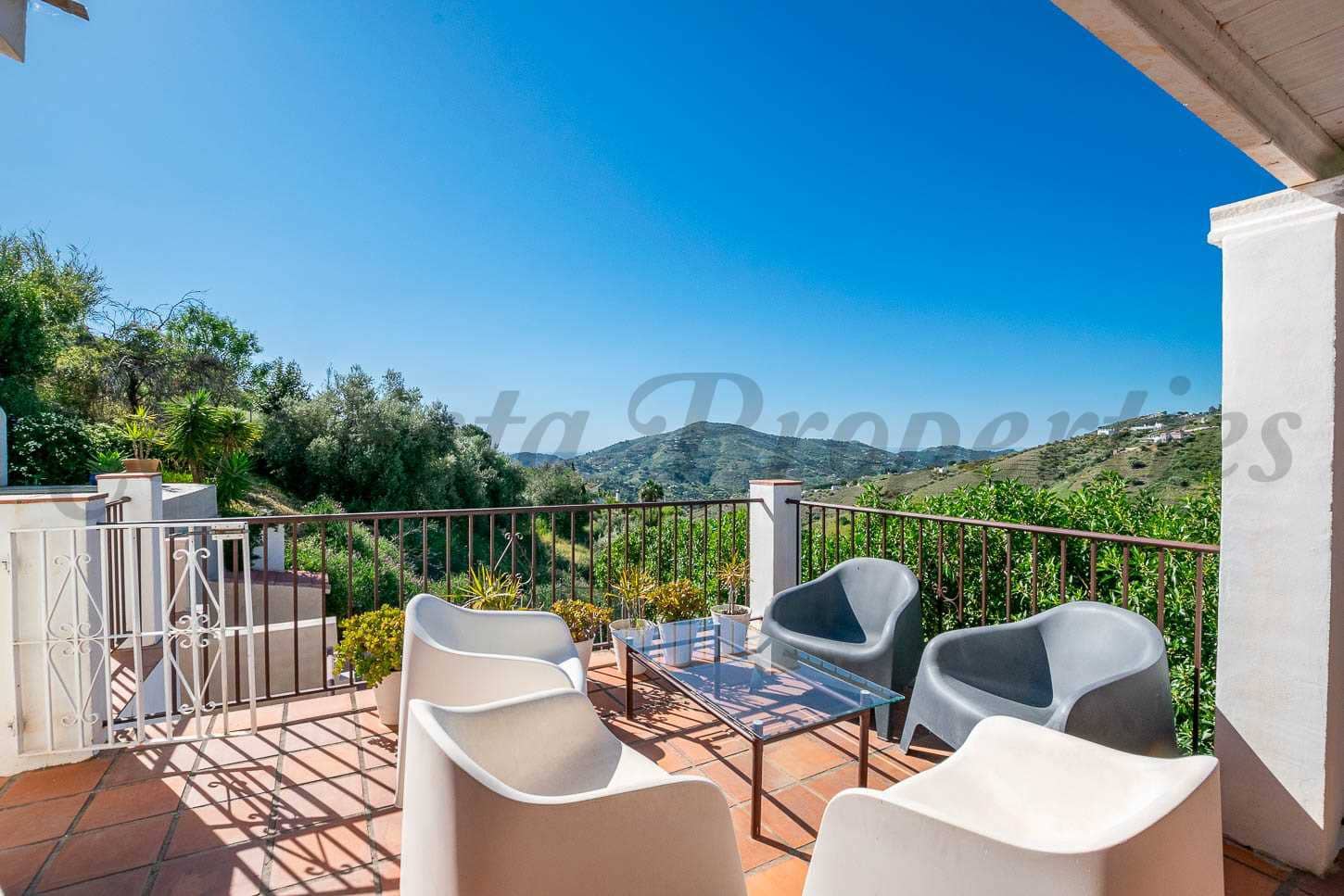 4 soveværelse Villa til salg i Competa med swimmingpool - € 499.000 (Ref: 8970901)