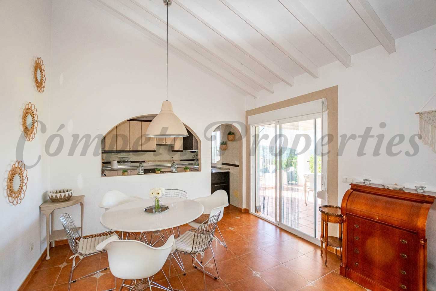 4 soveværelse Villa til salg i Competa med swimmingpool - € 499.000 (Ref: 8970901)