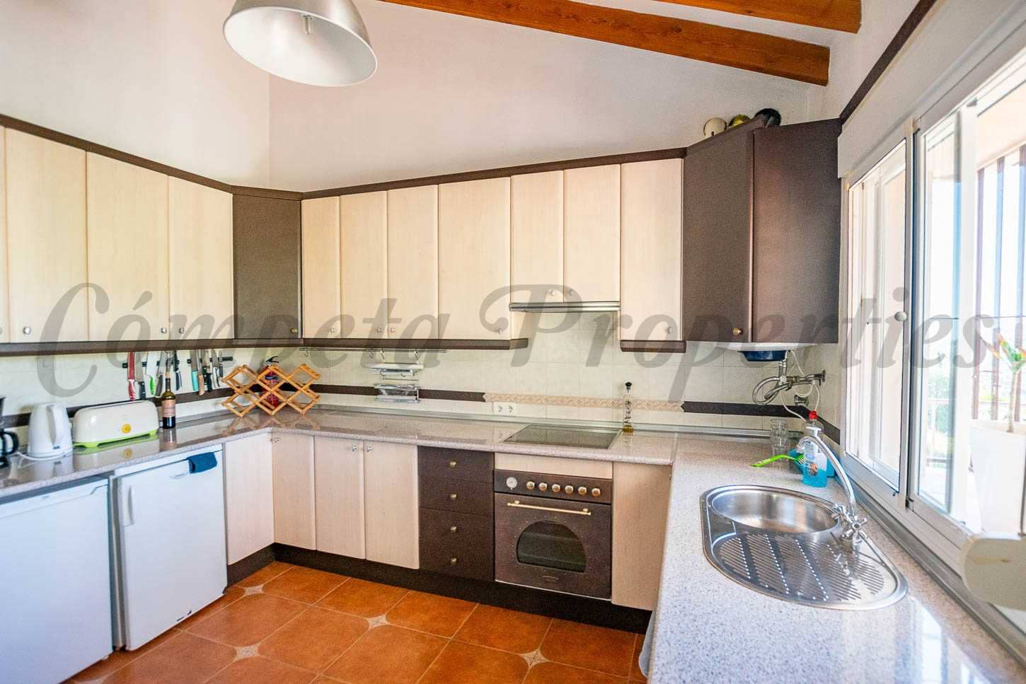 4 soveværelse Villa til salg i Competa med swimmingpool - € 499.000 (Ref: 8970901)