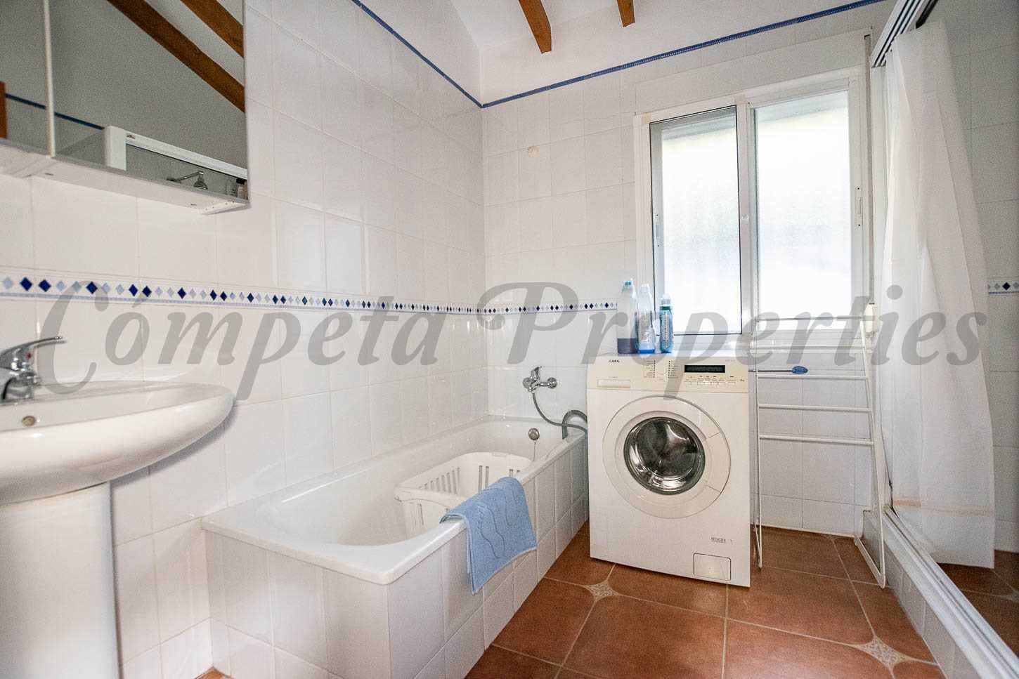 4 soveværelse Villa til salg i Competa med swimmingpool - € 499.000 (Ref: 8970901)