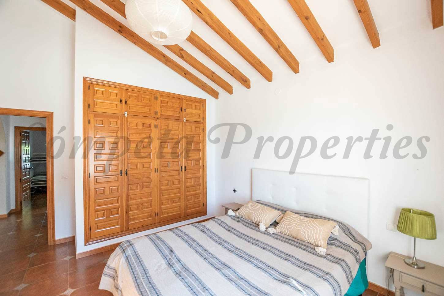 4 soveværelse Villa til salg i Competa med swimmingpool - € 499.000 (Ref: 8970901)