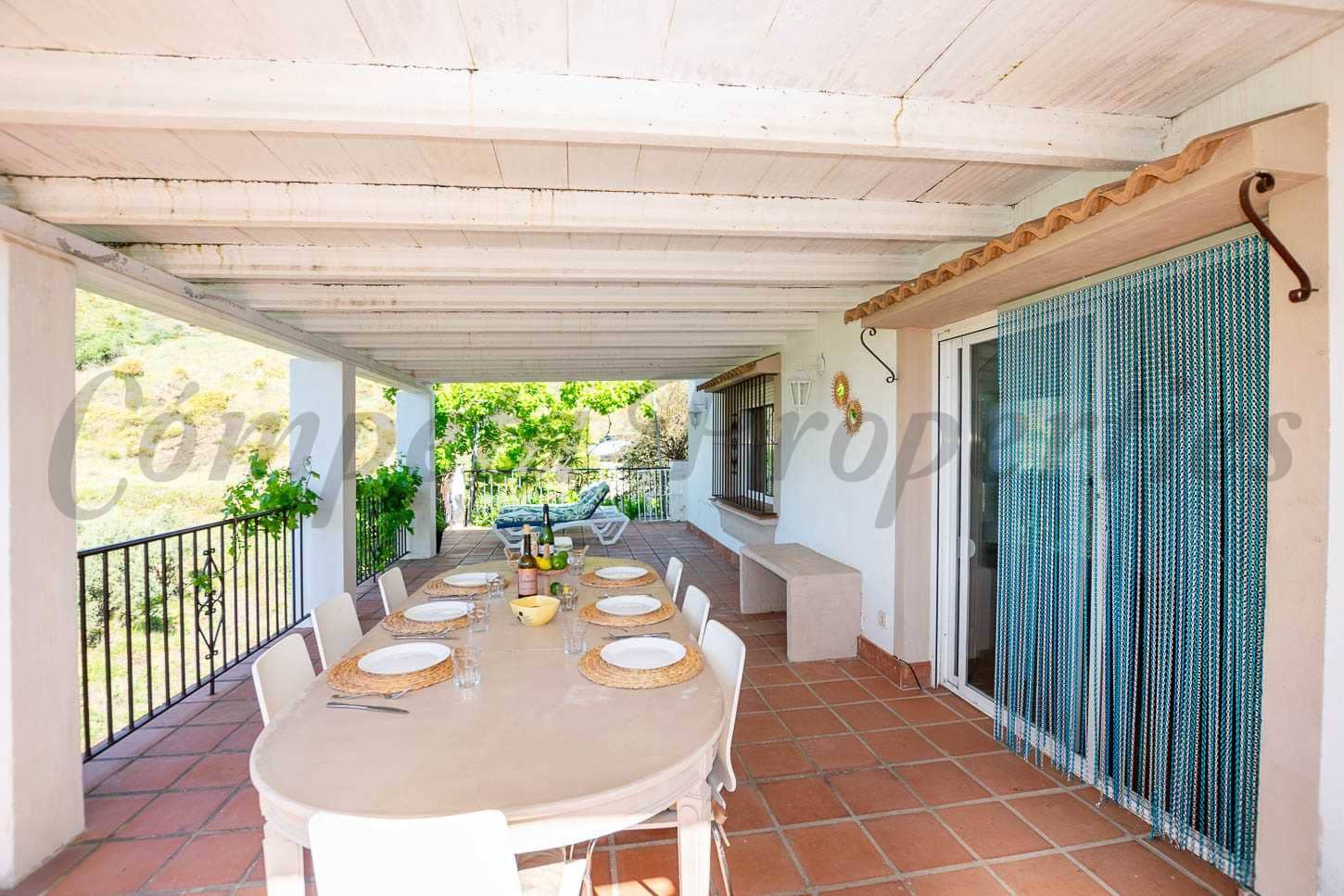 4 soveværelse Villa til salg i Competa med swimmingpool - € 499.000 (Ref: 8970901)