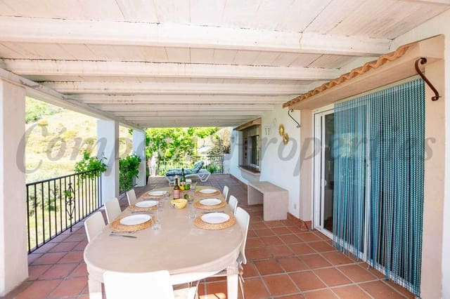 Chalet de 4 habitaciones en Cómpeta en venta con piscina - 499.000 € (Ref: 8970901)