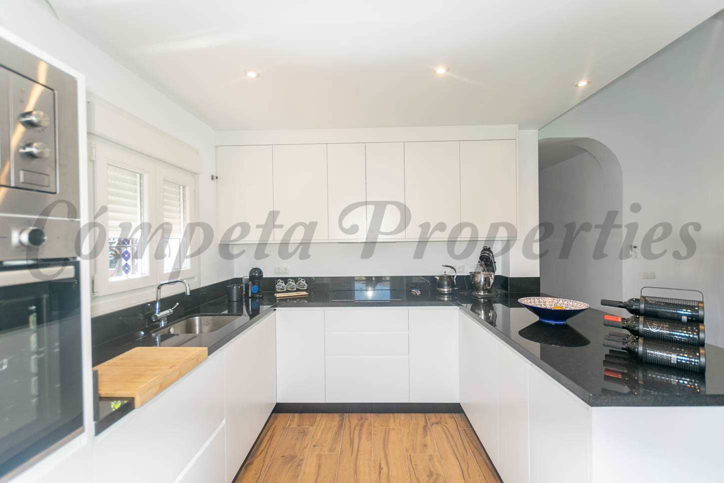 6 sypialnia Finka/Dom wiejski na sprzedaż w Torrox z basenem garażem - 795 000 € (Ref: 8979677)