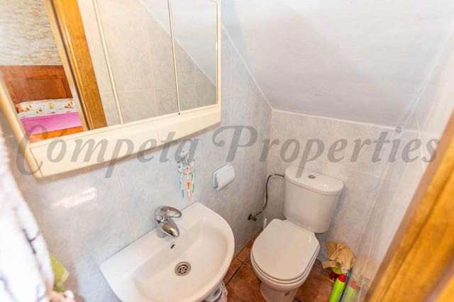 Casa de 2 habitaciones en Cómpeta en venta con garaje - 149.000 € (Ref: 8997647)