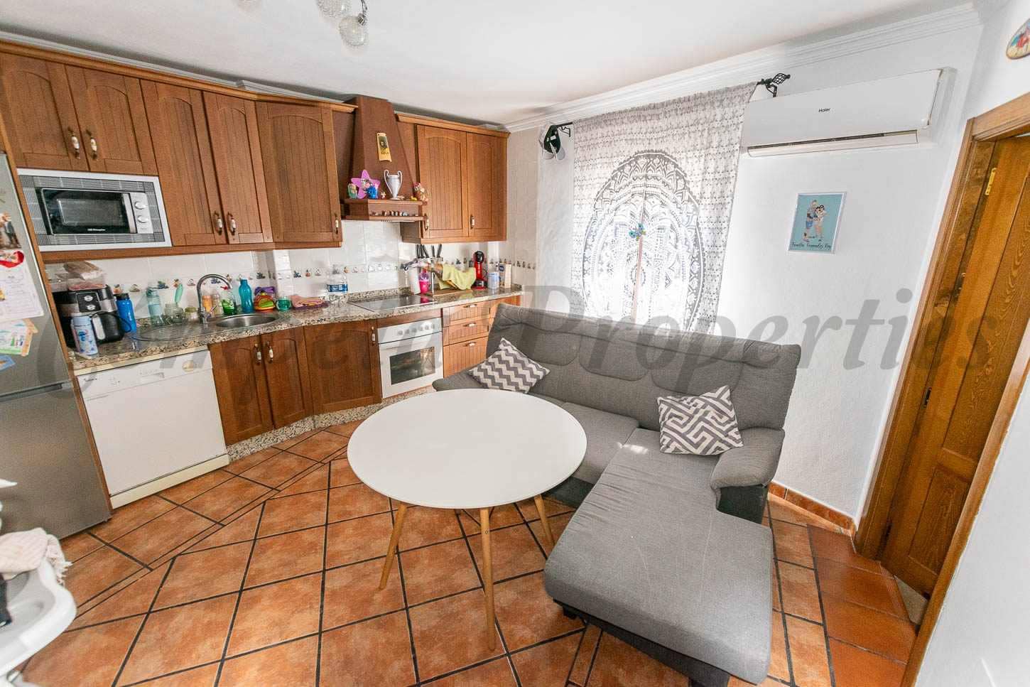 2 bedroom Townhouse for sale in Competa with garage - € 149,000 (Ref: 8997647)