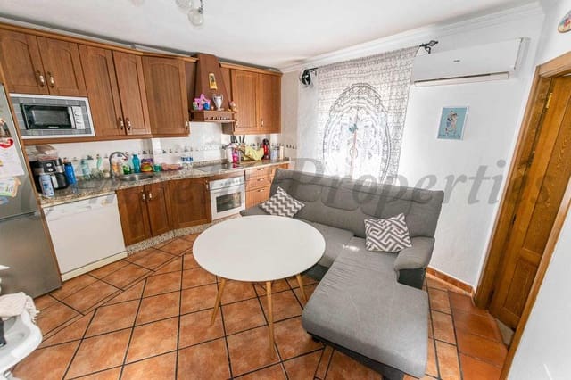 Casa de 2 habitaciones en Cómpeta en venta con garaje - 149.000 € (Ref: 8997647)