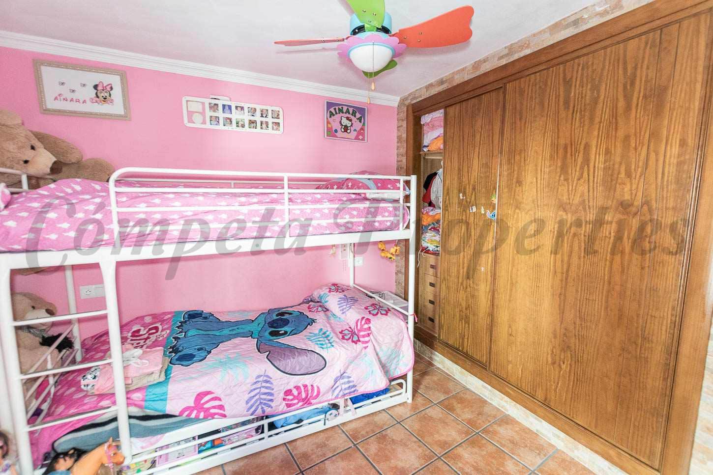 2 bedroom Townhouse for sale in Competa with garage - € 149,000 (Ref: 8997647)