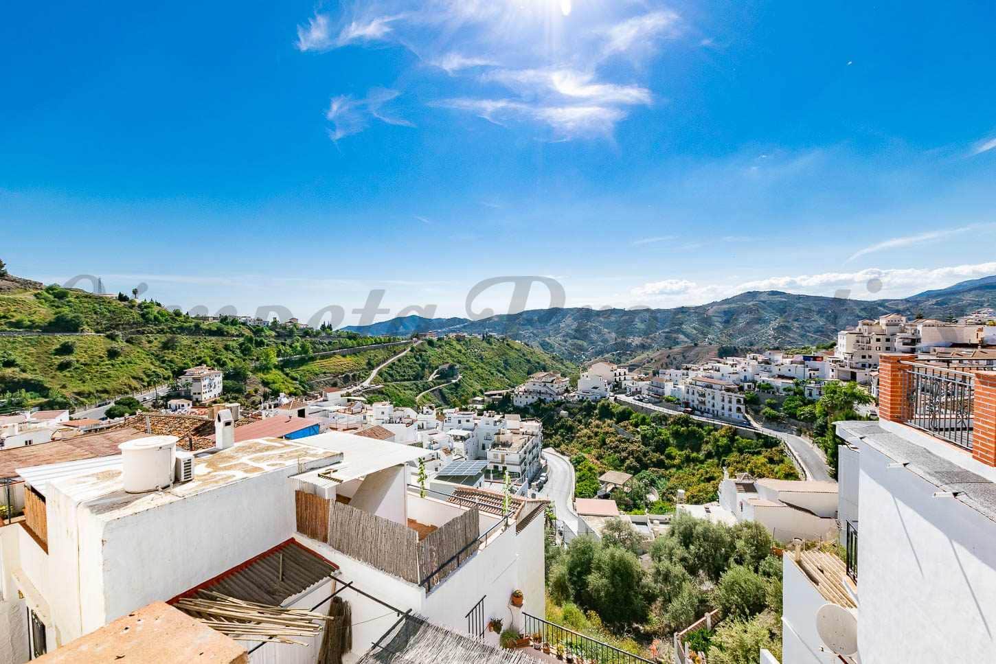 2 bedroom Townhouse for sale in Competa with garage - € 149,000 (Ref: 8997647)