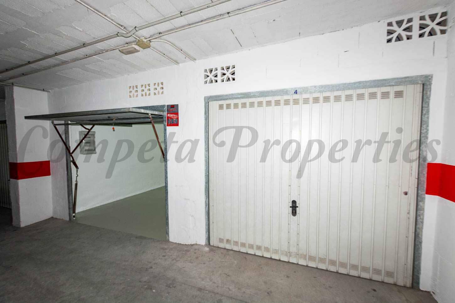 Garage til salg i Nerja - € 72.000 (Ref: 9004159)