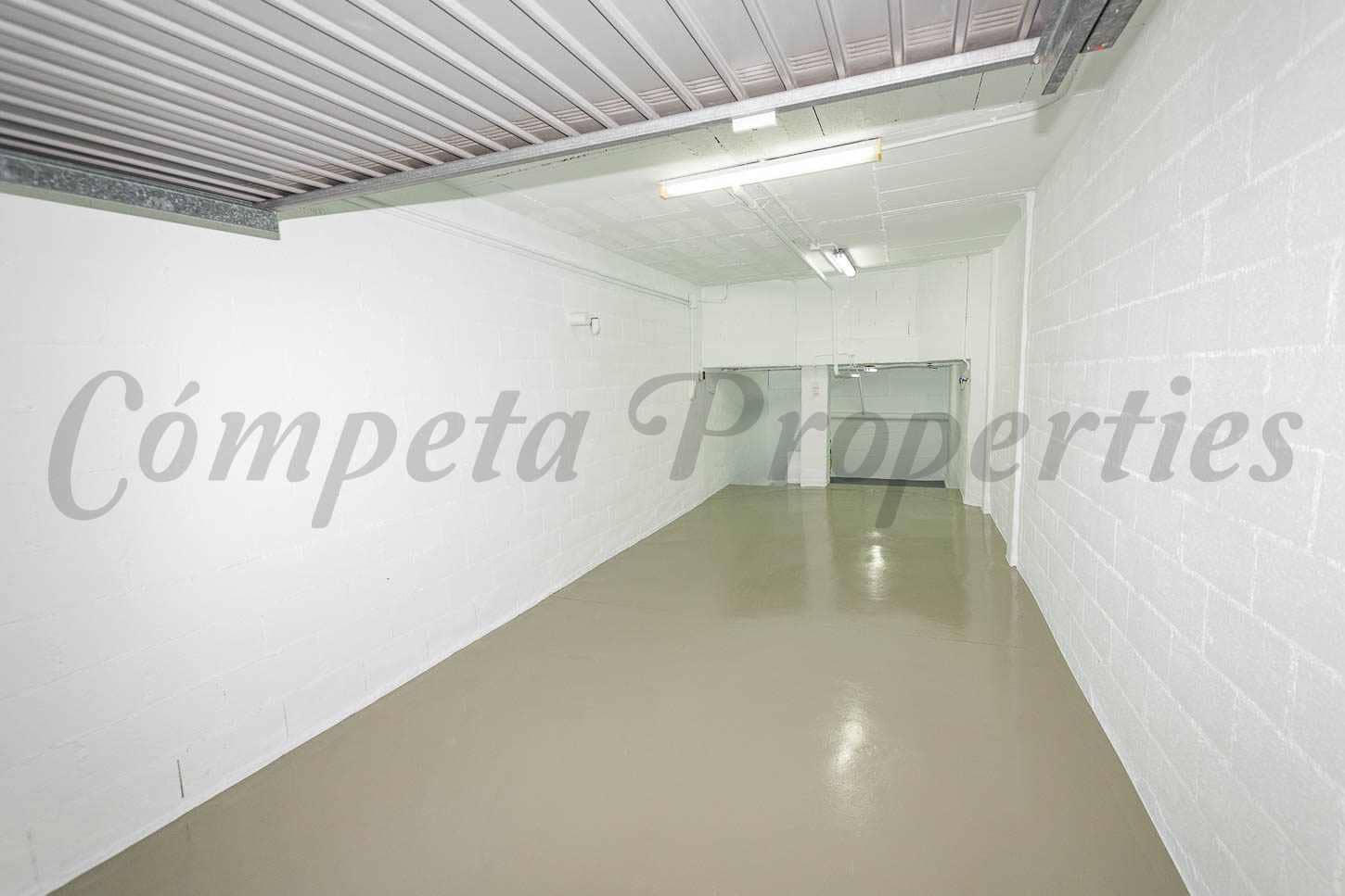 Garage til salg i Nerja - € 72.000 (Ref: 9004159)