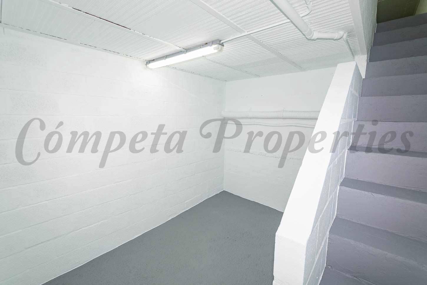 Garage til salg i Nerja - € 72.000 (Ref: 9004159)