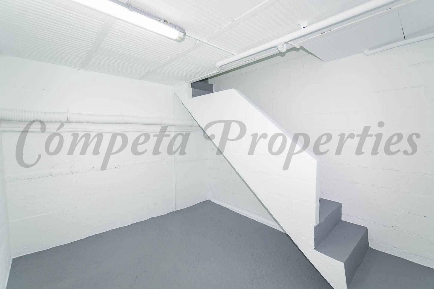 Garage til salg i Nerja - € 72.000 (Ref: 9004159)