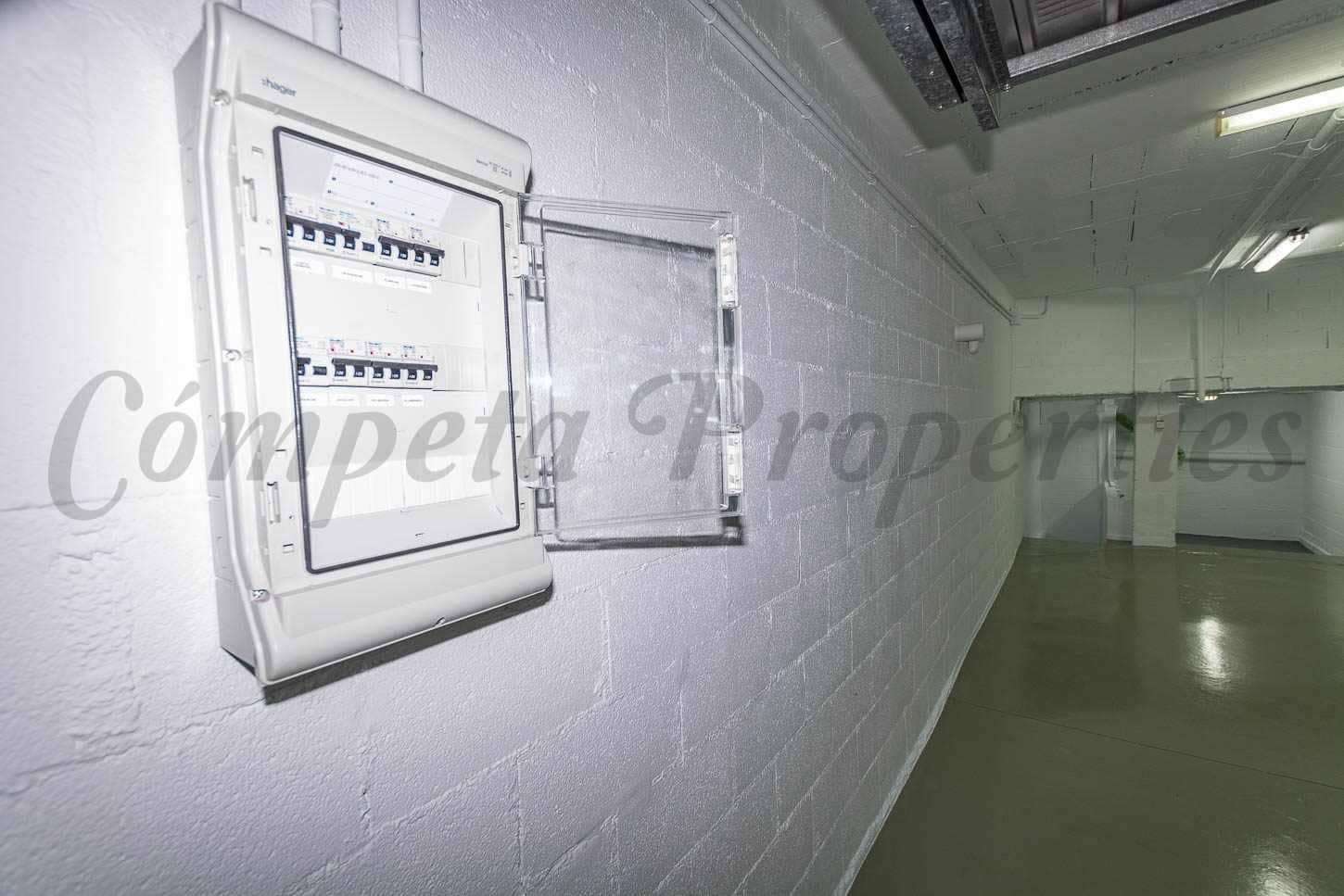 Garage til salg i Nerja - € 72.000 (Ref: 9004159)