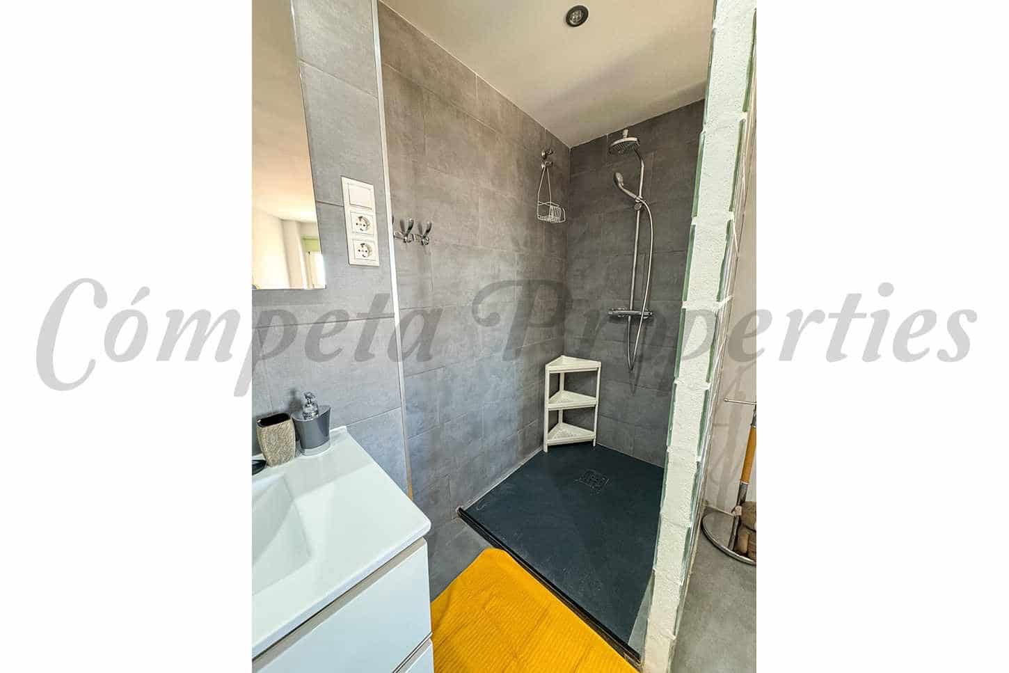 3 soveværelse Lejlighed til salg i Torrox-Costa med swimmingpool - € 699.000 (Ref: 9027742)