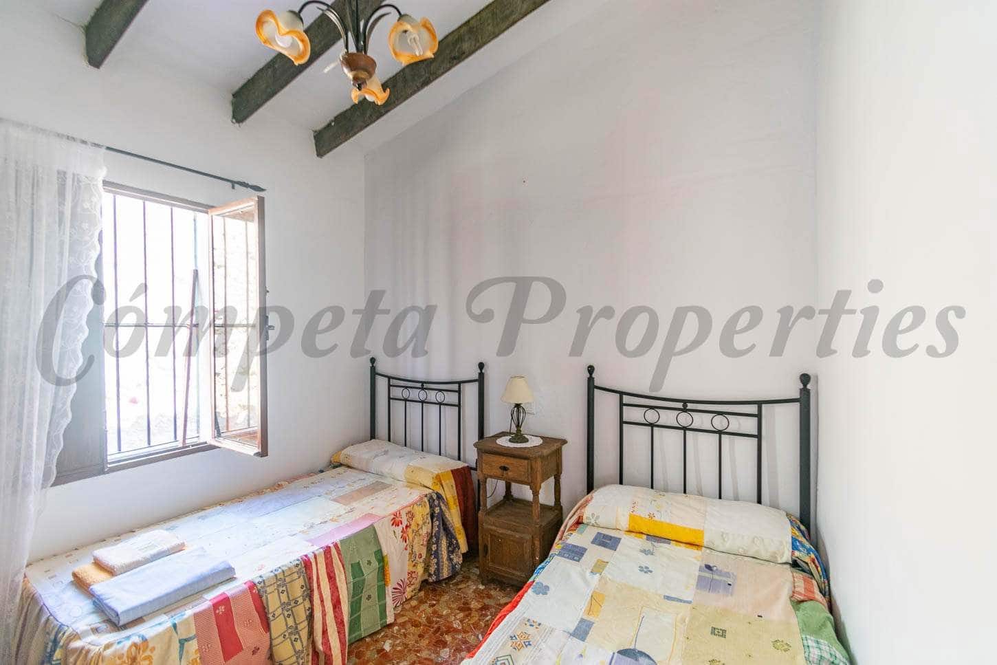 3 chambre Finca/Maison de Campagne à vendre à Sedella avec piscine - 225 000 € (Ref: 9030715)