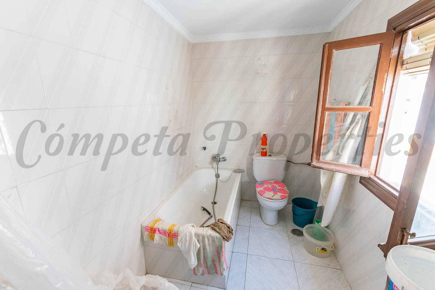 3 bedroom Townhouse for sale in Competa - € 190,000 (Ref: 9032201)