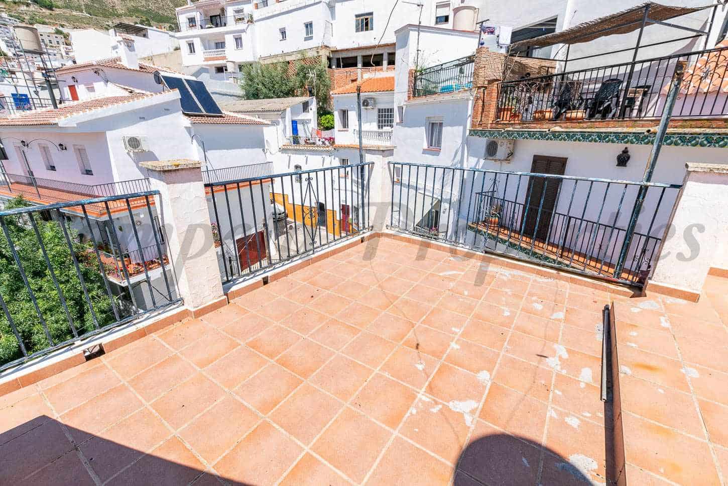 3 bedroom Townhouse for sale in Competa - € 190,000 (Ref: 9032201)