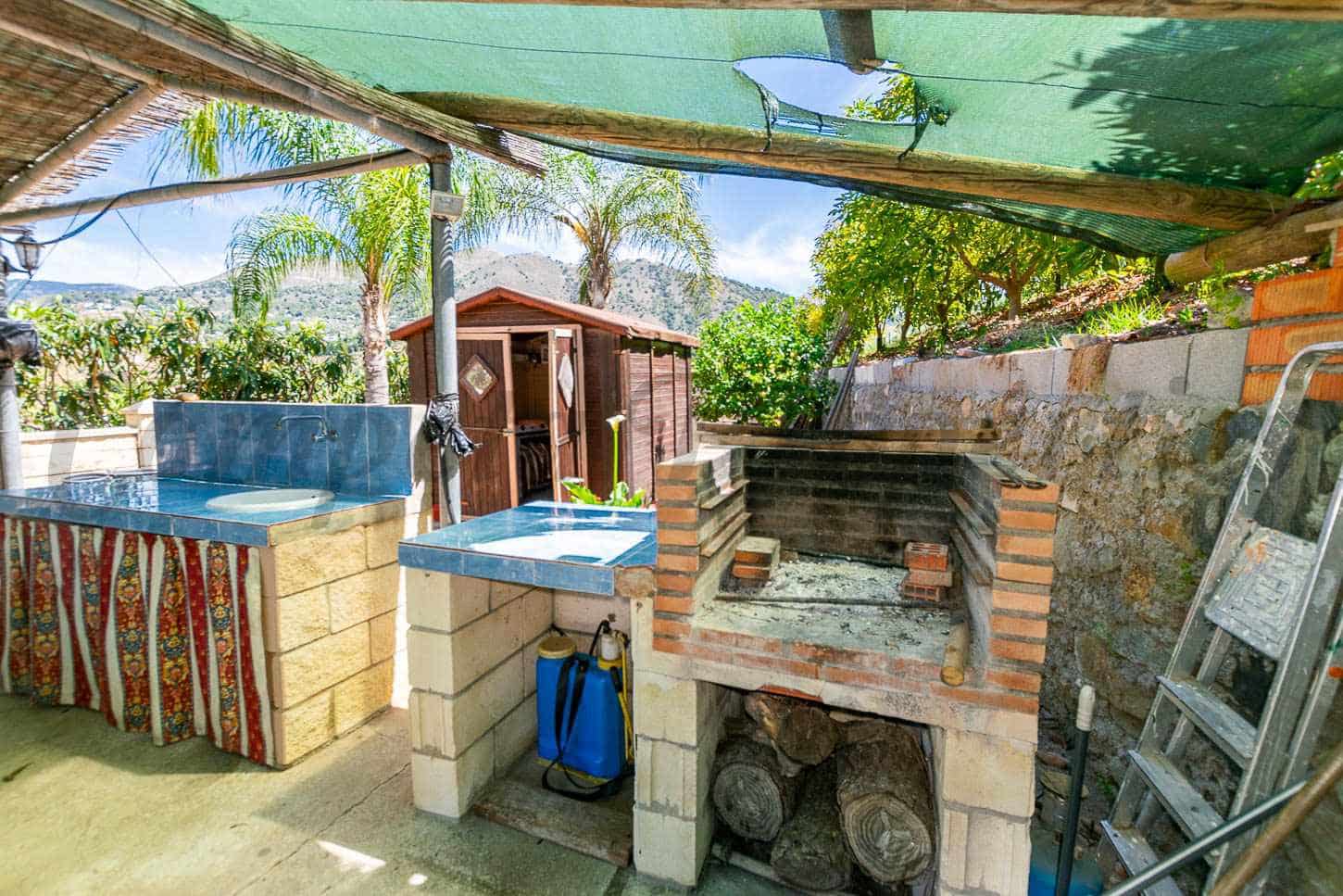 Finca/Landhuis te koop in Competa met zwembad - € 130.000 (Ref: 9033267)