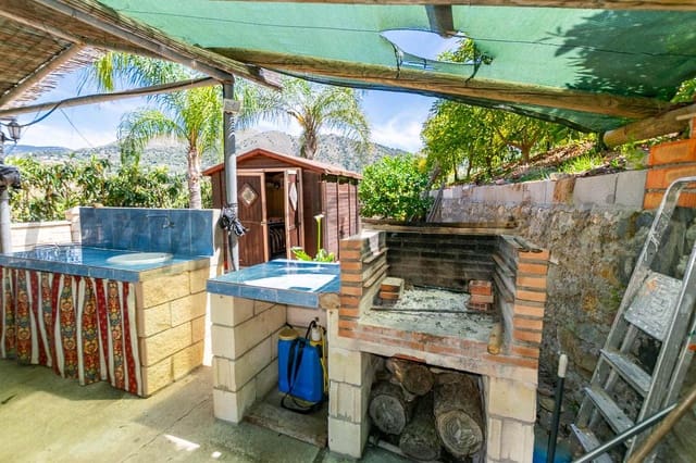 Finca/Landhuis te koop in Cómpeta met zwembad - € 130.000 (Ref: 9033267)