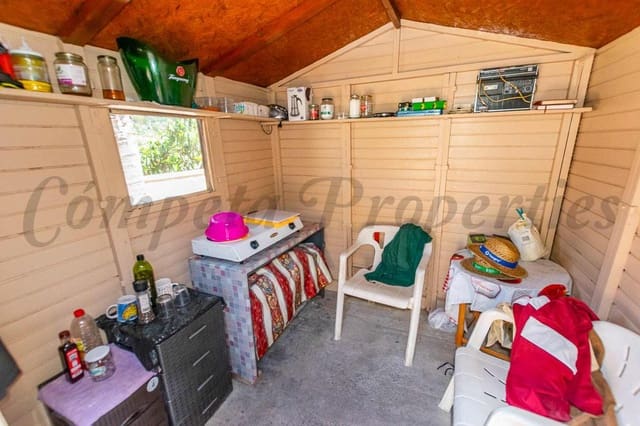 Finca/Landhuis te koop in Cómpeta met zwembad - € 130.000 (Ref: 9033267)