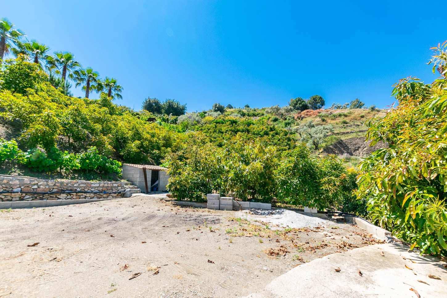 Finca/Landhuis te koop in Competa met zwembad - € 130.000 (Ref: 9033267)