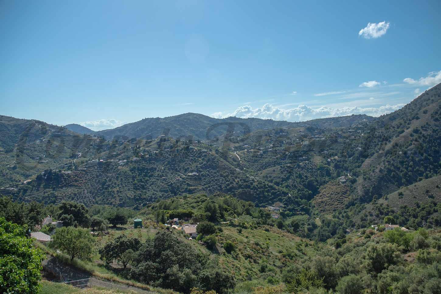 2 sypialnia Finka/Dom wiejski na sprzedaż w Torrox z basenem - 339 000 € (Ref: 9046258)