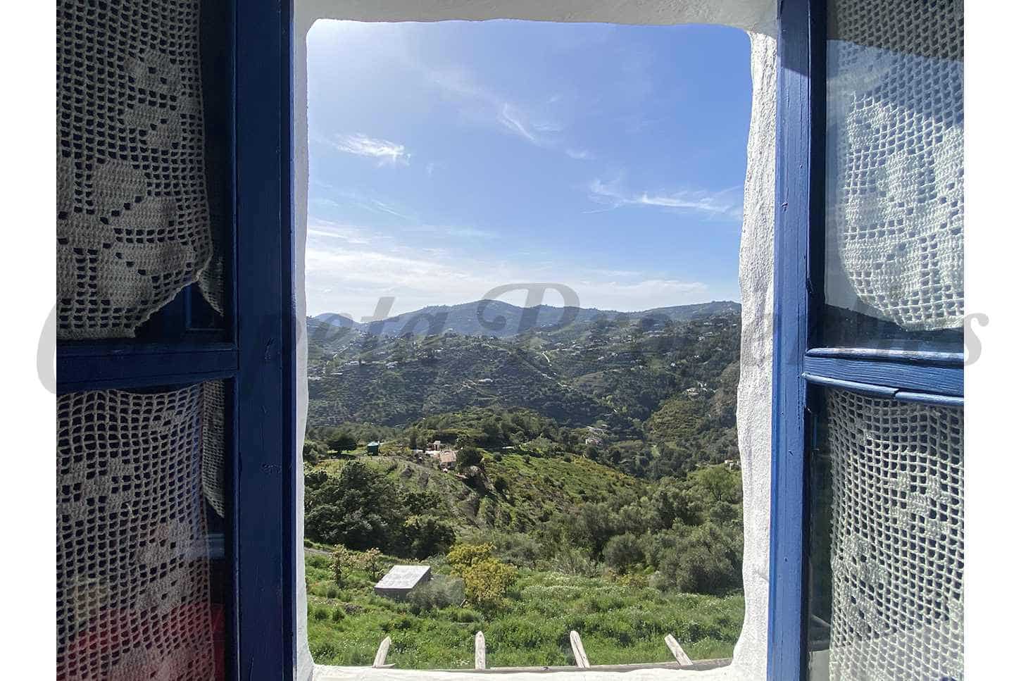 2 sypialnia Finka/Dom wiejski na sprzedaż w Torrox z basenem - 339 000 € (Ref: 9046258)