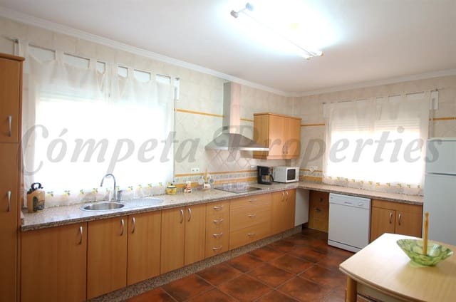 5 soverom Villa til salgs i Sedella med garasje - € 420 000 (Ref: 9058361)