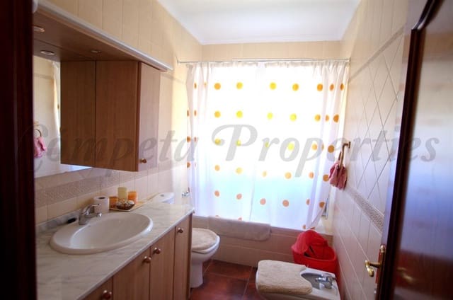 5 soverom Villa til salgs i Sedella med garasje - € 420 000 (Ref: 9058361)