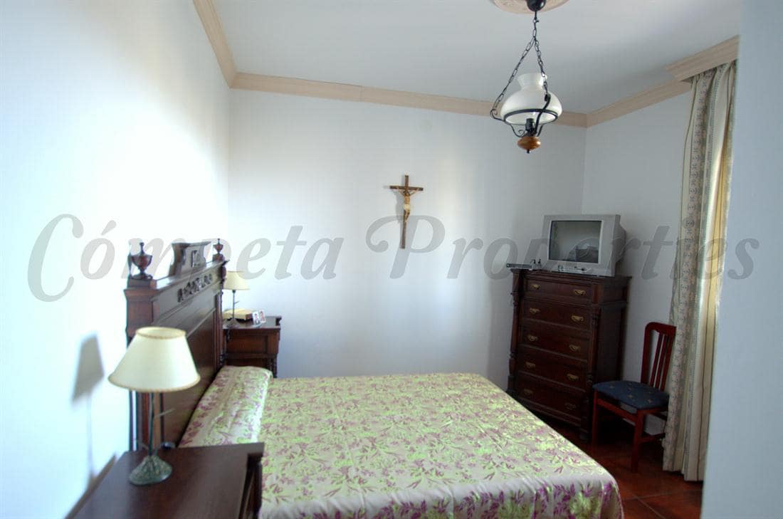 5 slaapkamer Villa te koop in Sedella met garage - € 420.000 (Ref: 9058361)