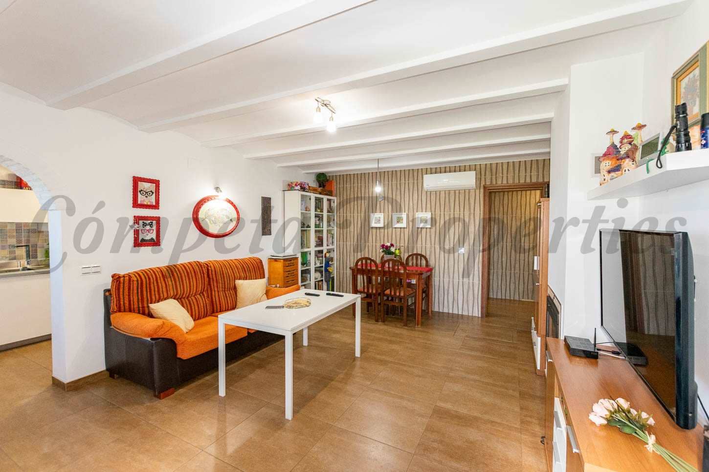 4 soveværelse Villa til salg i Arenas med swimmingpool - € 398.000 (Ref: 9072881)