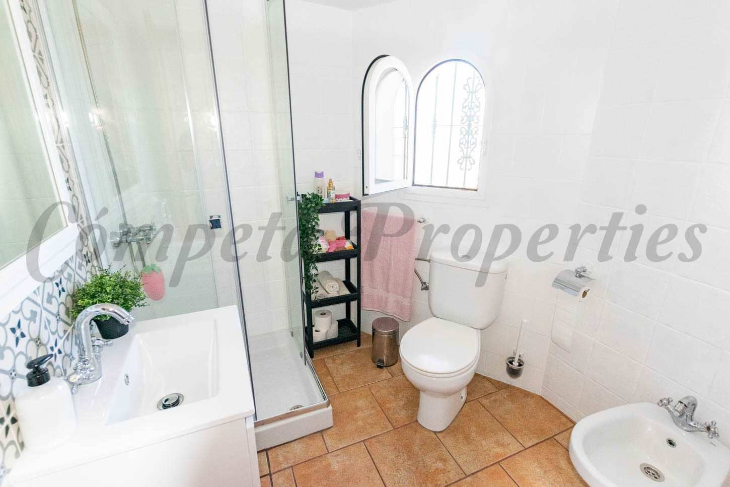 4 soveværelse Villa til salg i Arenas med swimmingpool - € 398.000 (Ref: 9072881)