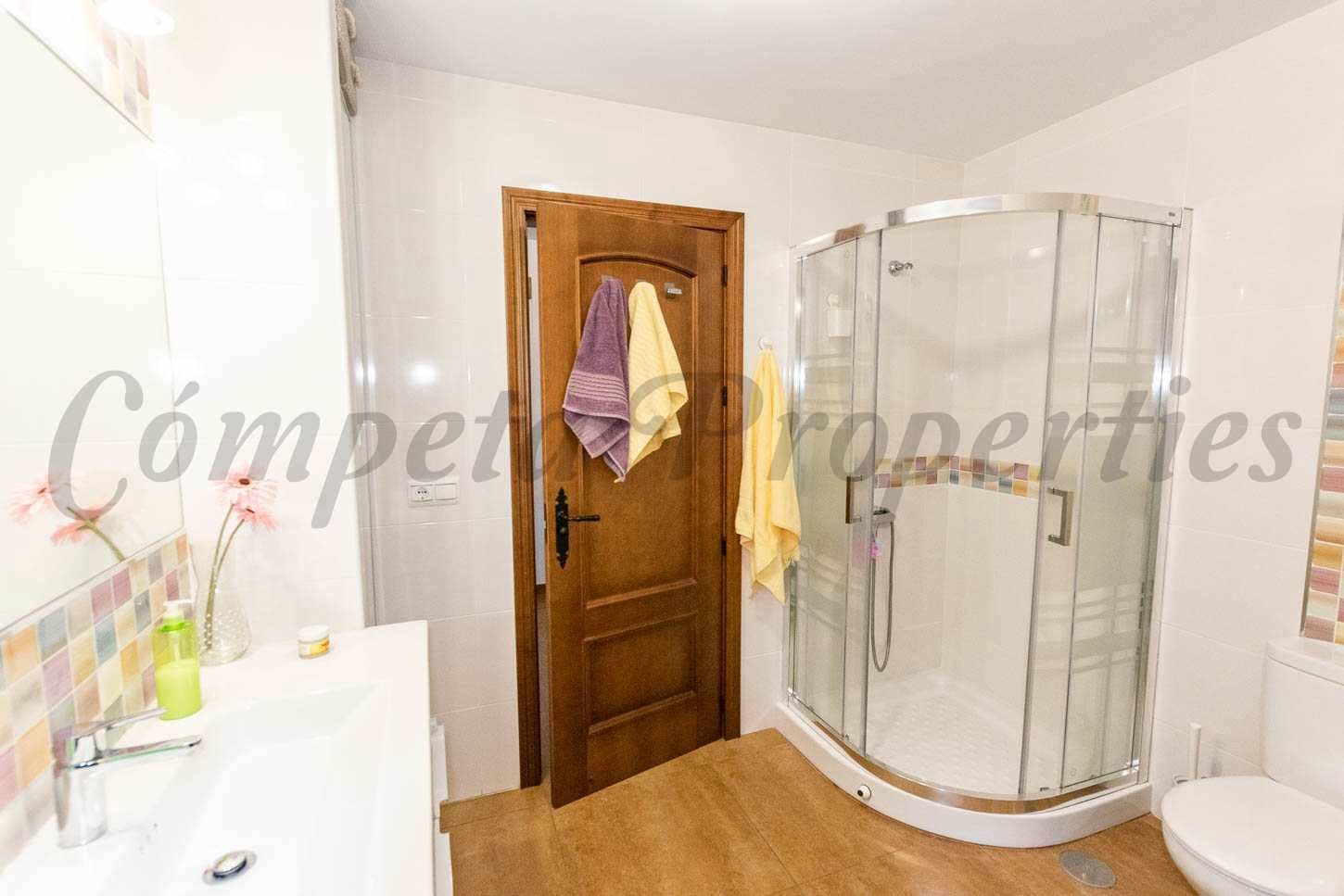 4 soveværelse Villa til salg i Arenas med swimmingpool - € 398.000 (Ref: 9072881)