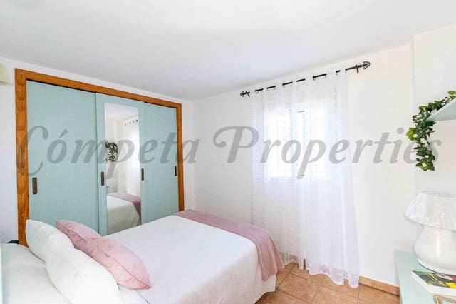 4 soverom Villa til salgs i Arenas med svømmebasseng - € 398 000 (Ref: 9072881)