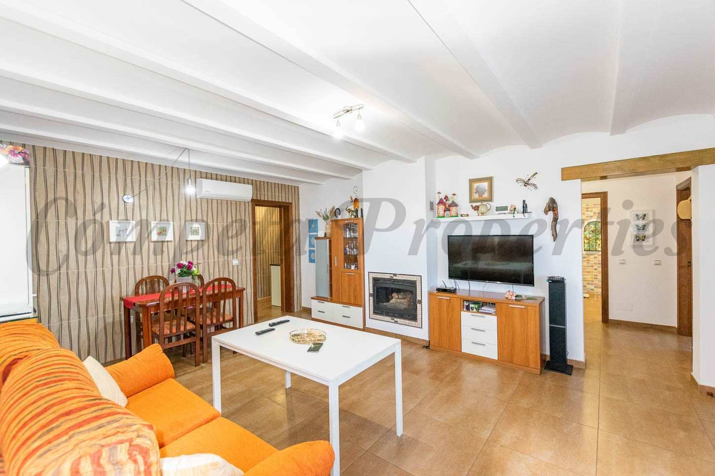 4 soveværelse Villa til salg i Arenas med swimmingpool - € 398.000 (Ref: 9072881)