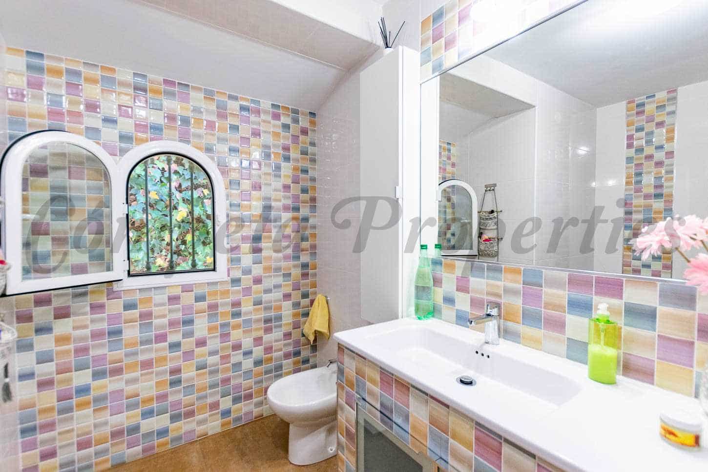 4 soveværelse Villa til salg i Arenas med swimmingpool - € 398.000 (Ref: 9072881)