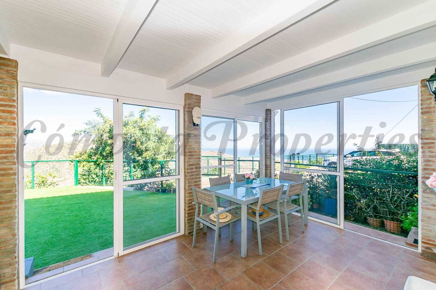 4 soveværelse Villa til salg i Arenas med swimmingpool - € 398.000 (Ref: 9072881)