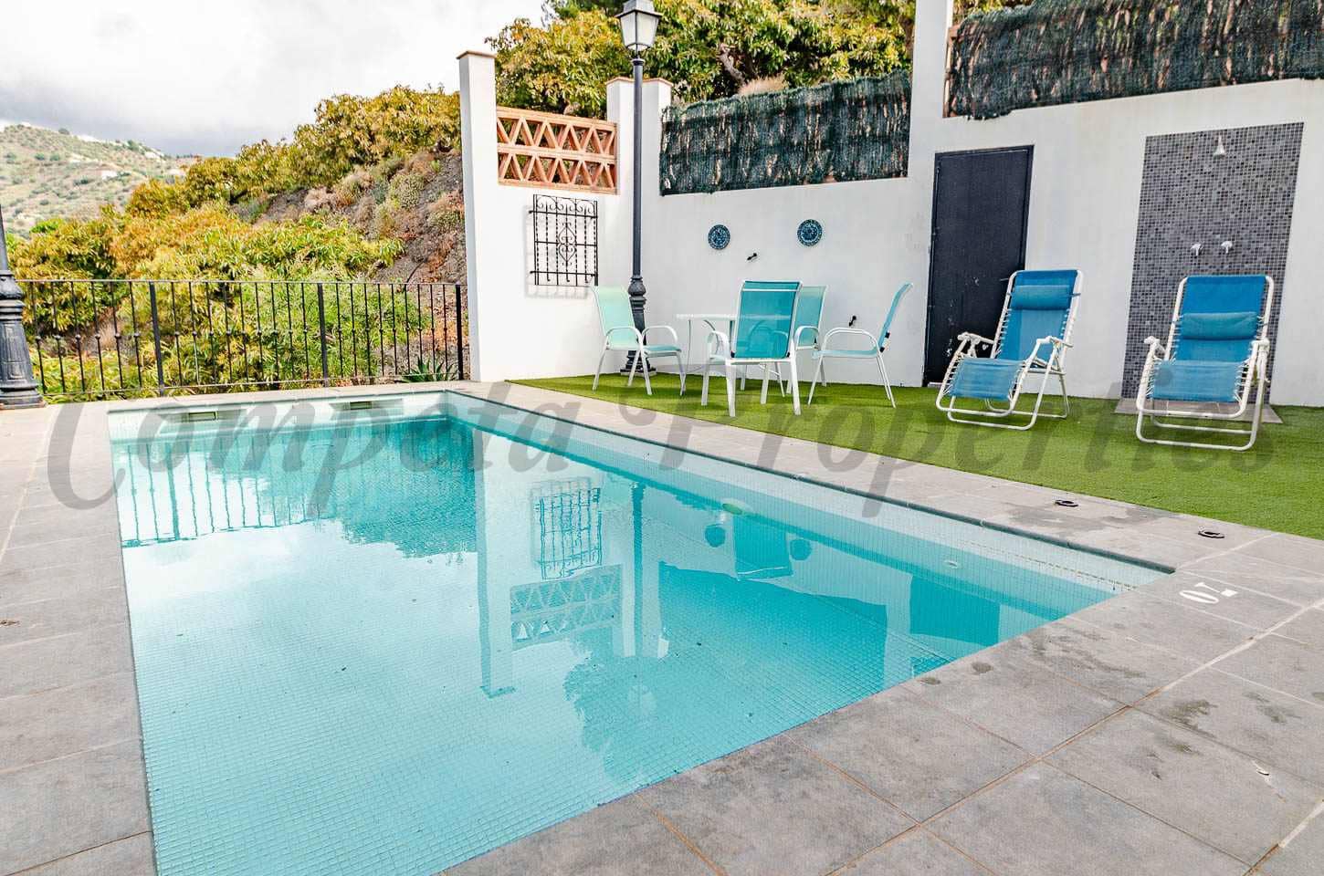 2 makuuhuone Maalaistalo myytävänä paikassa Torrox mukana uima-altaan 
autotalli - 360 000 € (Ref: 9074389)