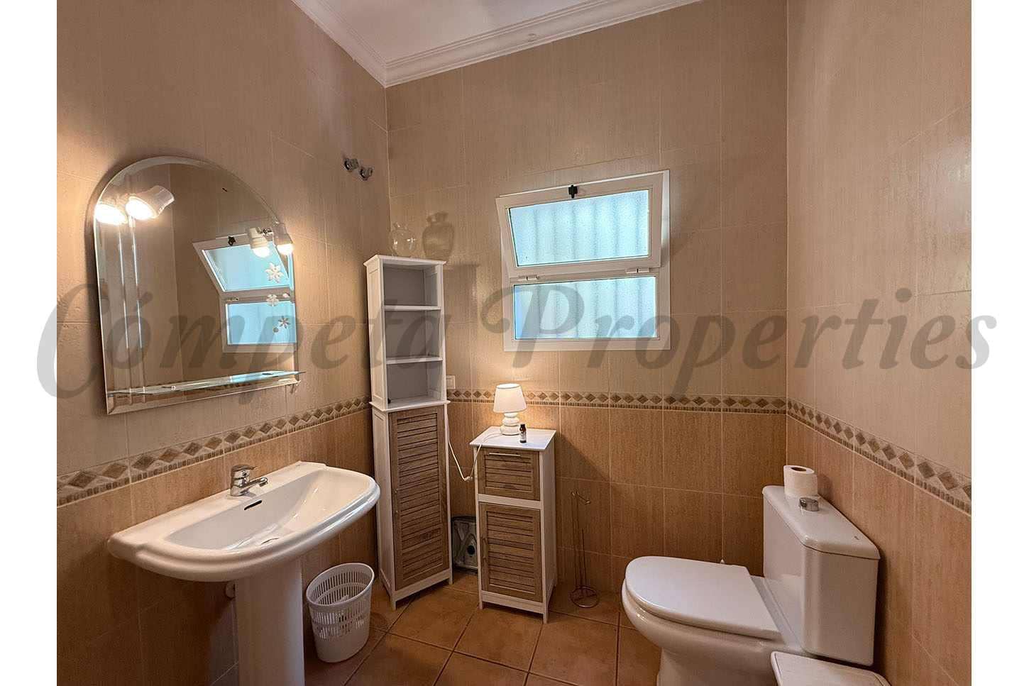 4 bedroom Villa for sale in Competa - € 329,900 (Ref: 9079677)